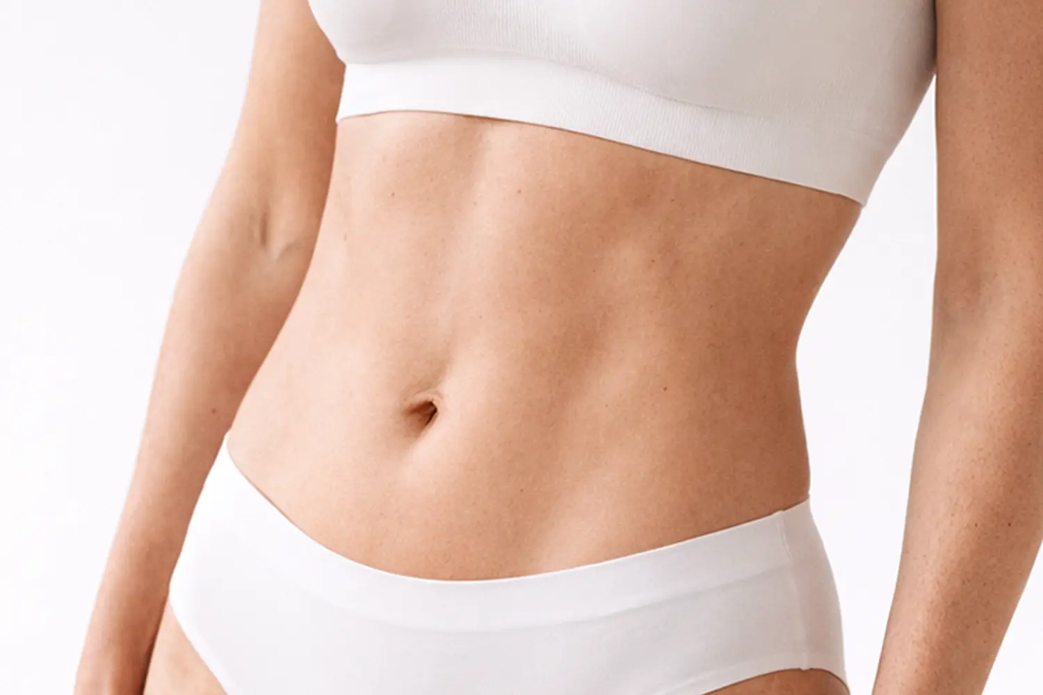 Comparativa de costos de abdominoplastia entre México y Estados Unidos con cifras actualizadas